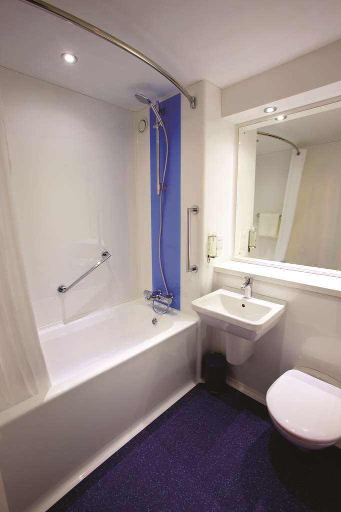 Travelodge Liverpool Docks Pokoj fotografie